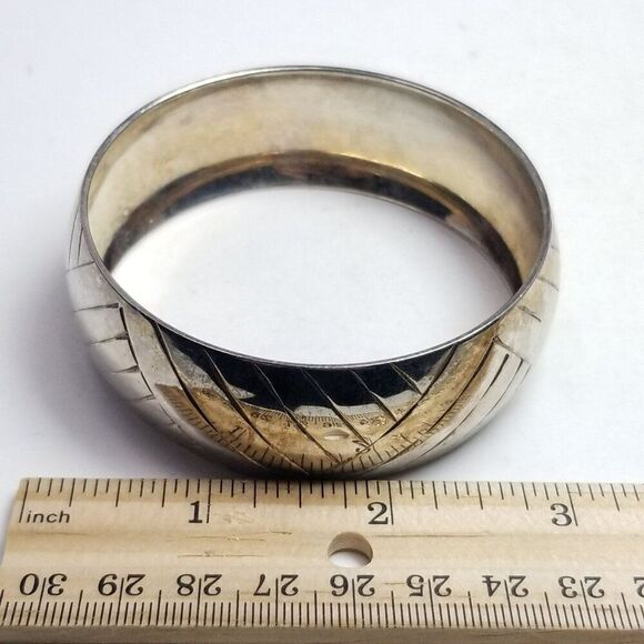 Vintage Silver Tone Etched Design Bangle Bracelet, 70s Style, Estate - Picture 4 of 5